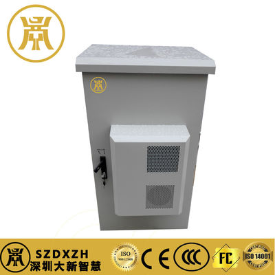 IP55 gabinete de telecomunicaciones al aire libre Polvo de revestimiento de postes de montaje de recinto con sistema de enfriamiento